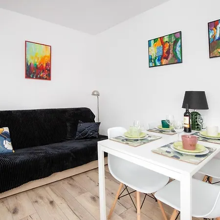 Warzywnicza Motlawa River By Renters * Gdansk